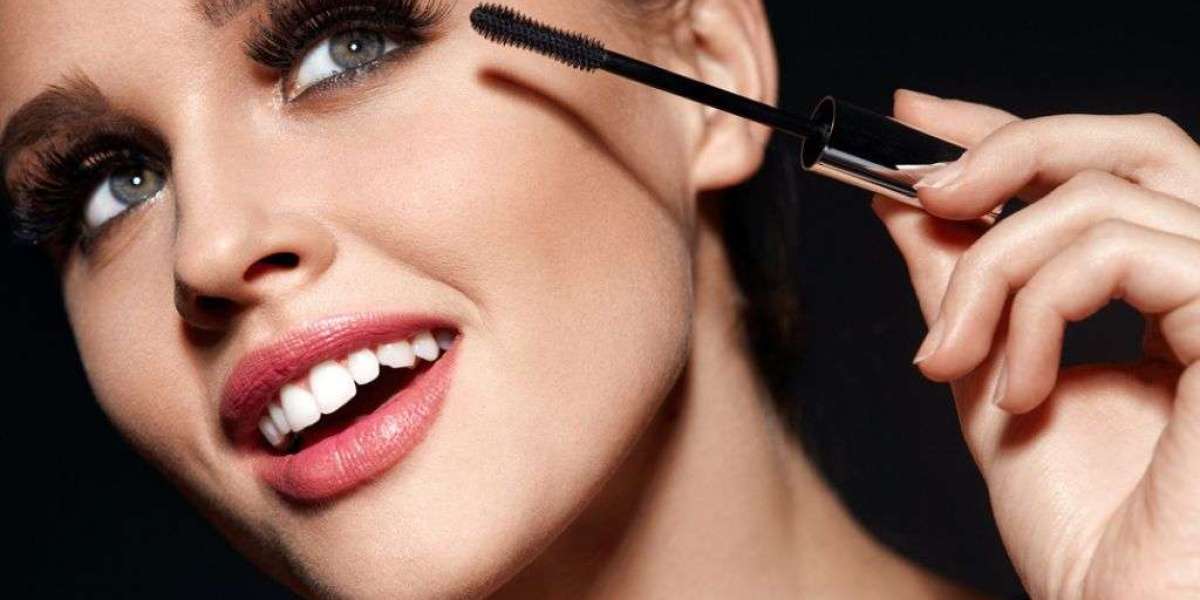 10 Steps to Finding The Best Eyeliner in Pakistan