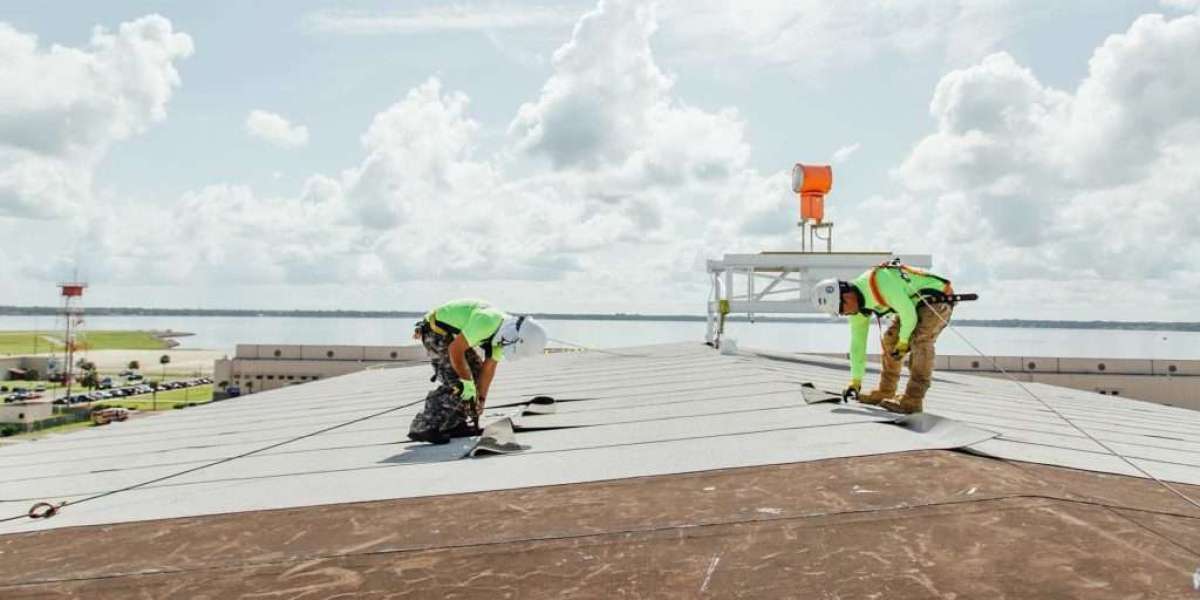 Commercial Roofing Services in Florida: Ensuring Durability and Resilience: