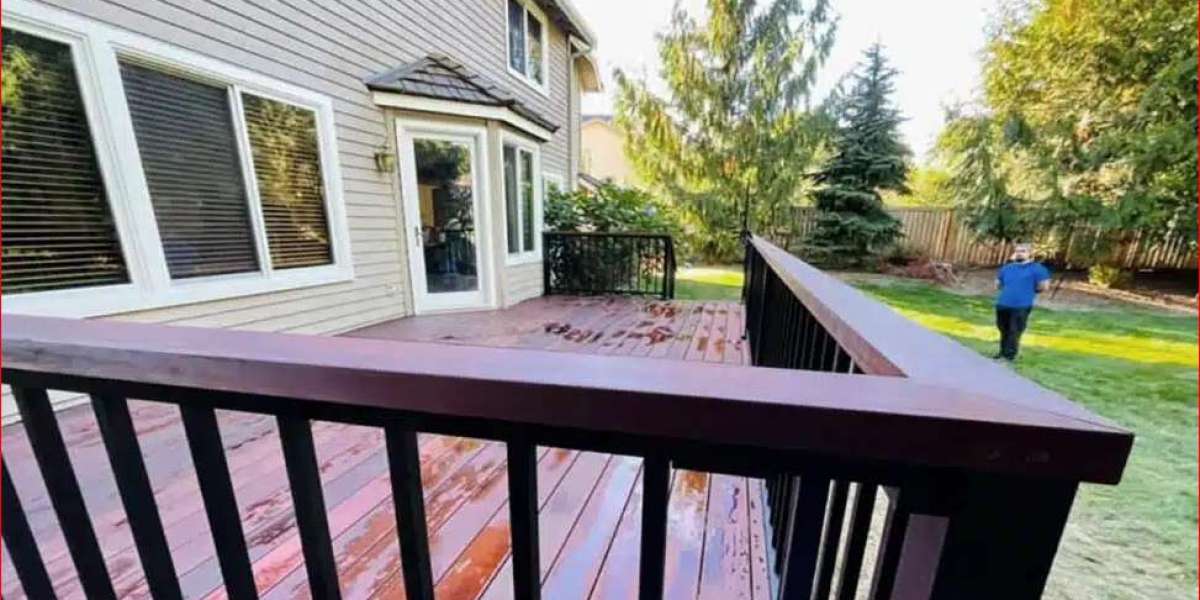 Crafting Your Dream Deck: Custom Solutions by Hunts Point's Premier Builder"