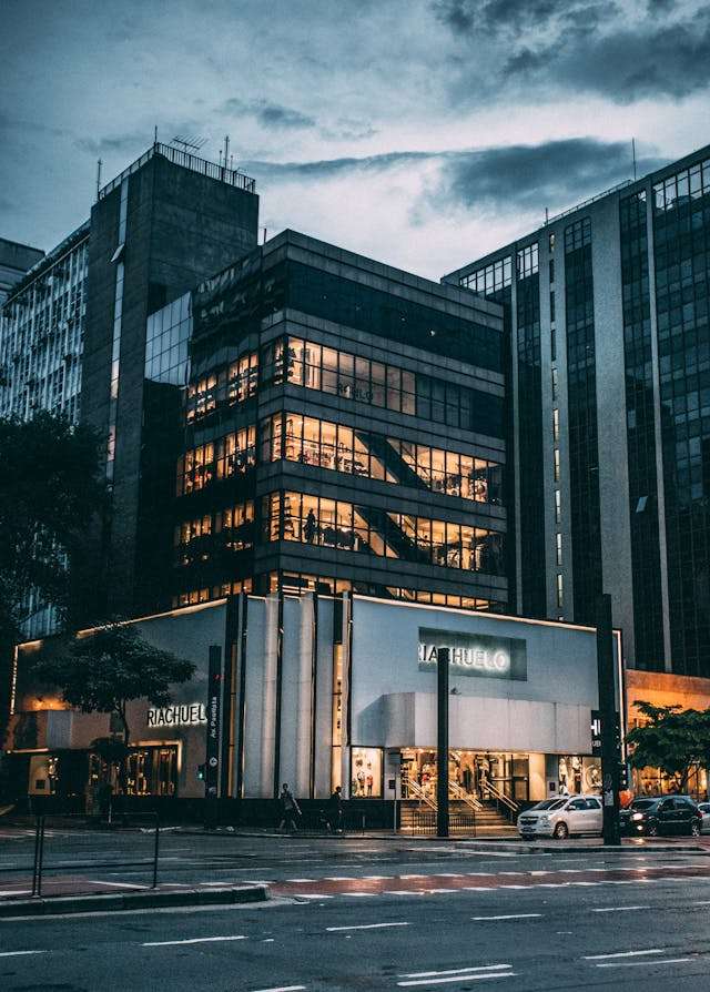 pinacar esort