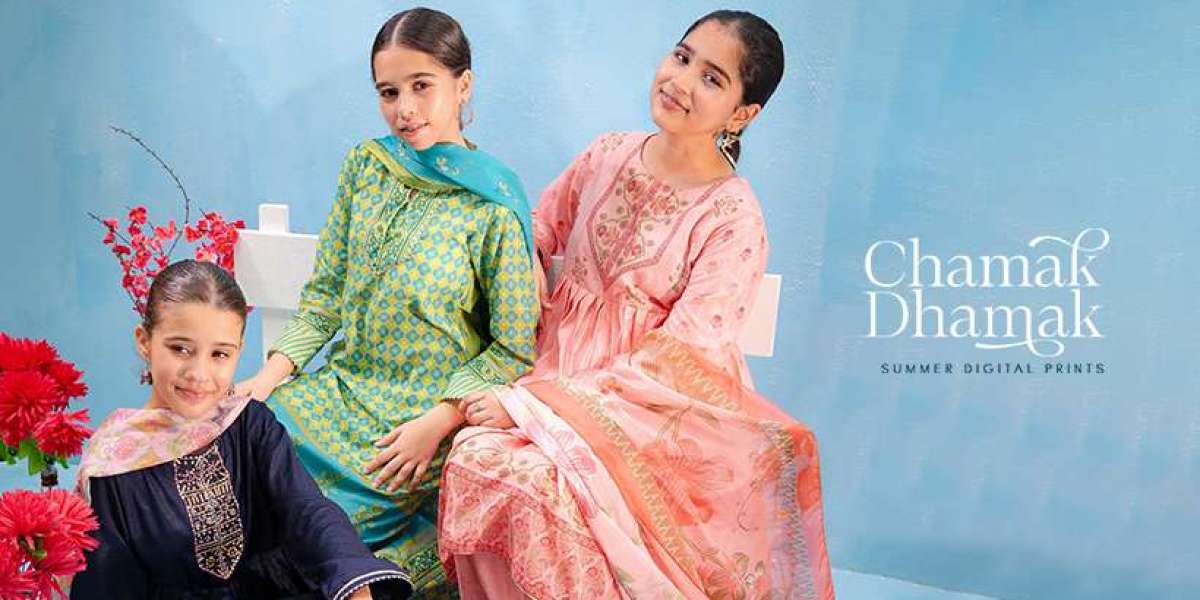 A Stylish 2024: The Hottest Pakistani Fashion Trends for Women