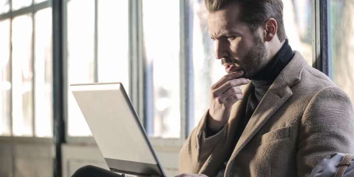 Web Development vs. Software Development: What’s the Difference?