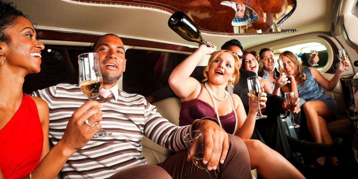 Golden State Limo offers luxury limos, SUVs, vans & buses