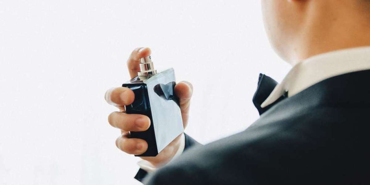 Explore the World of Scent with Cologne Samples and Niche Fragrance Samples