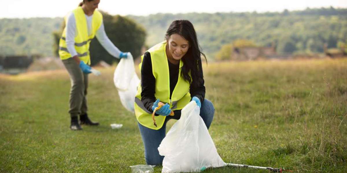 How Can Grab Hire in Weybridge Simplify Waste Removal?