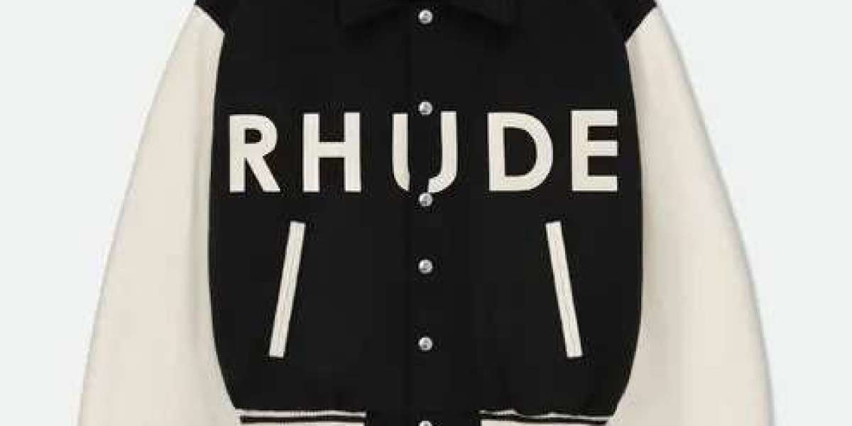 Rhude Shorts and T-Shirts: A Blend of Fashion, Lifestyle, and Urban Beauty