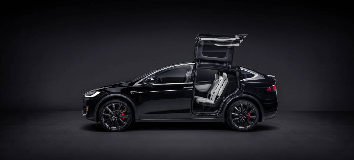 Airport cab with child seat Los Angeles | Evousine Limo Services