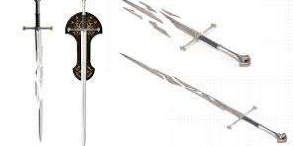 The Legendary Swords That Defined The Lord of the Rings Heroes