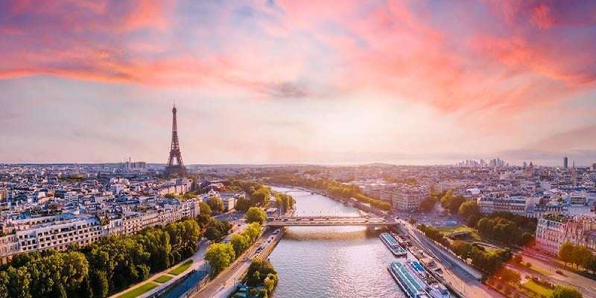 Explore Paris Attractions in Luxury with Chauffeur Services
