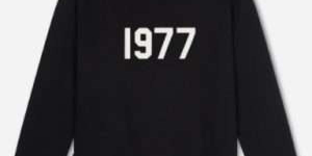 1977 Essentials Hoodie: Where Style Meets Comfort