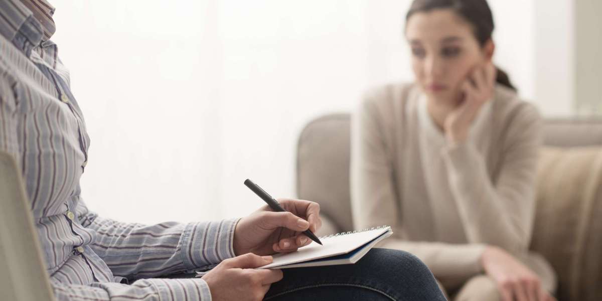 Caroline Goldsmith Shows Irish Teens How to Stay Emotionally Resilient