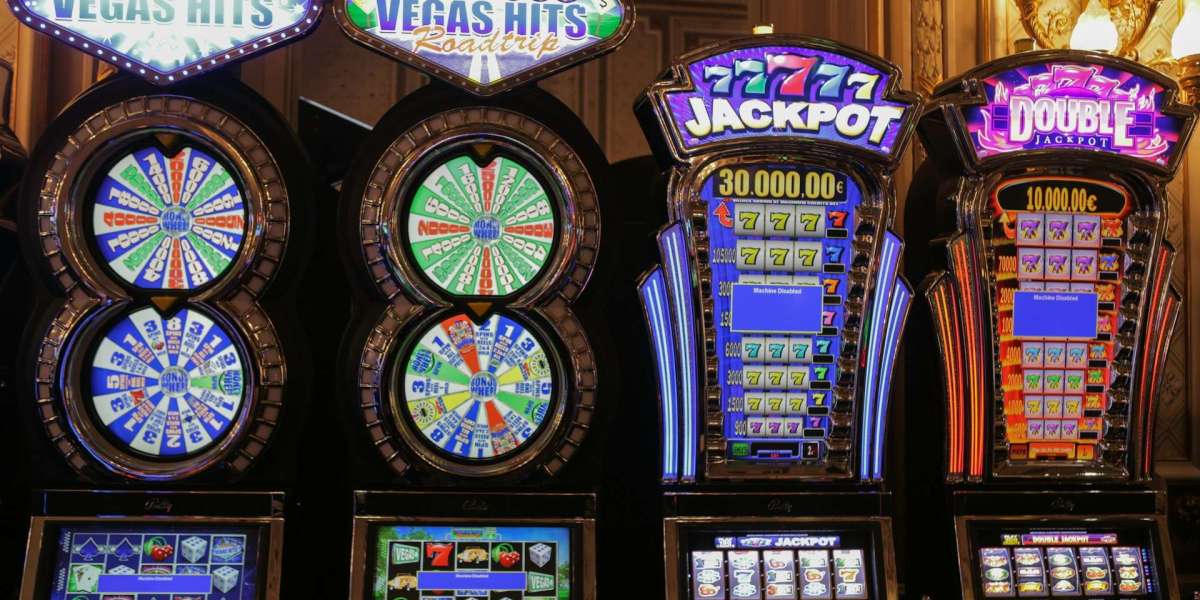 Mobiles Glücksspiel: Trends und Entwicklungen im Online-Casino-Sektor für 2025