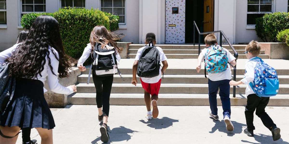 UAE School Holidays 2025: Complete Academic Calendar & Breaks Guide