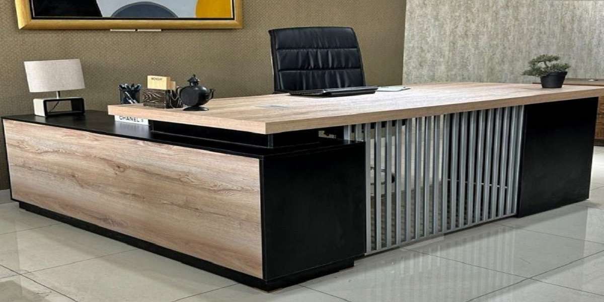 Why Executive Office Tables in Lahore Are Defining Modern Workspaces in 2025