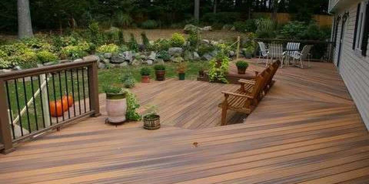 Deck Remodeling Services – Revive Your Outdoor Living Space