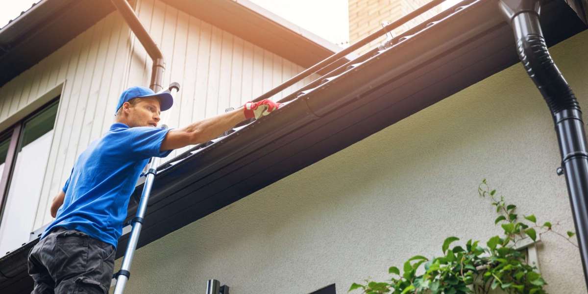 Pressure Cleaning vs DIY: Why Hiring Professionals Saves You Money