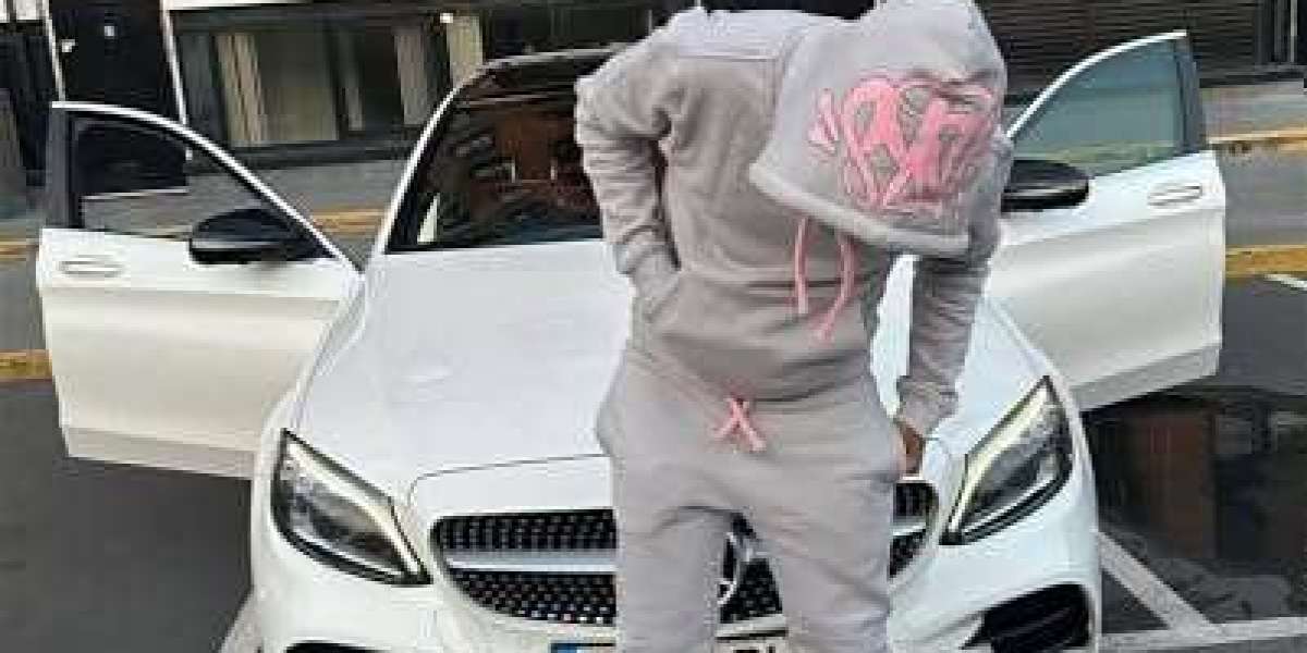 Syna World: Redefining Urban Fashion with the Iconic Tracksuit