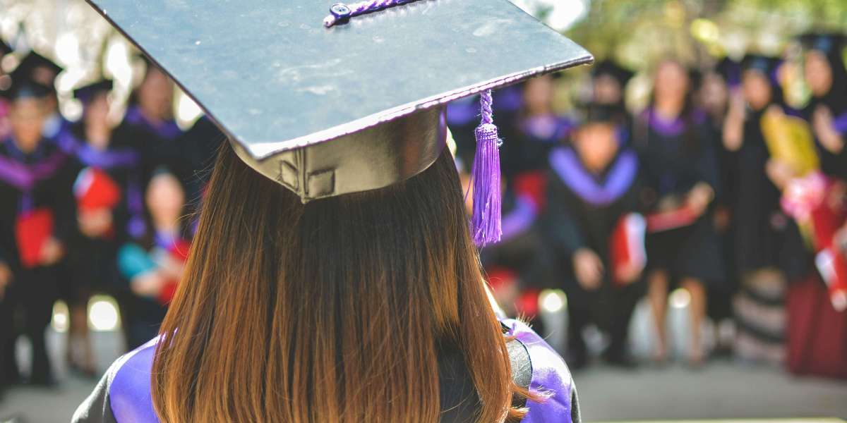 Can I Pay Someone to Take My Online Exam? What You Need to Know