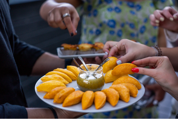 How Catering Companies In Boca Raton Are Adapting To 2025 Food Trends - Creative Mind Thoughts