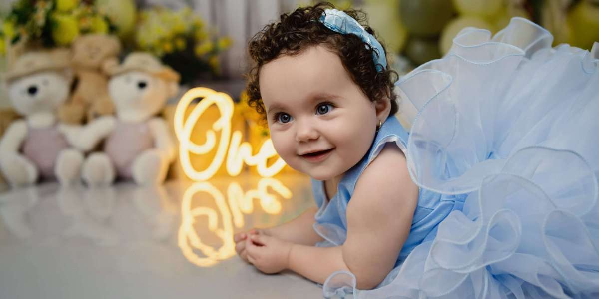 Cake Smash Photography Sydney: Capture Your Baby’s Sweetest Milestone in Style