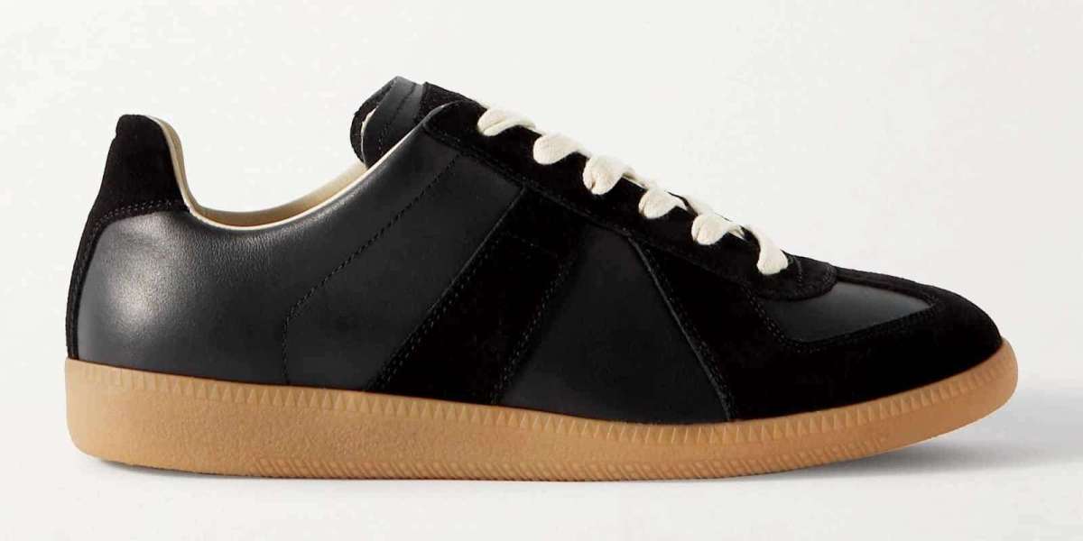 Walking in Style: The Rise of Replica Shoes in Pakistan
