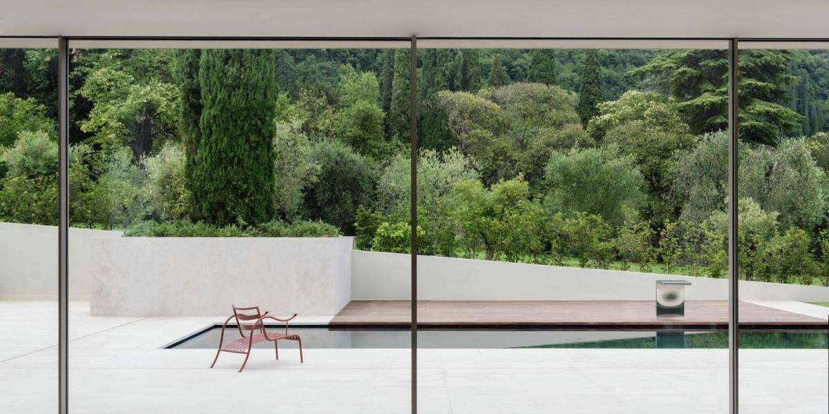 Frameless Glass Partitions vs Traditional Walls: A Smart Choice