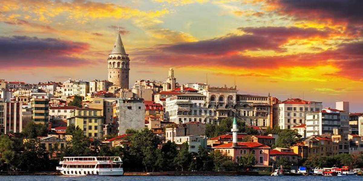 Dancing with the Moon: A Nightlife Journey through Turkey’s Vibrant Streets