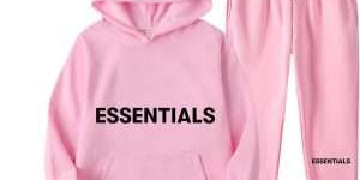 Minimalist Design, Maximum Comfort – Essential Hoodie