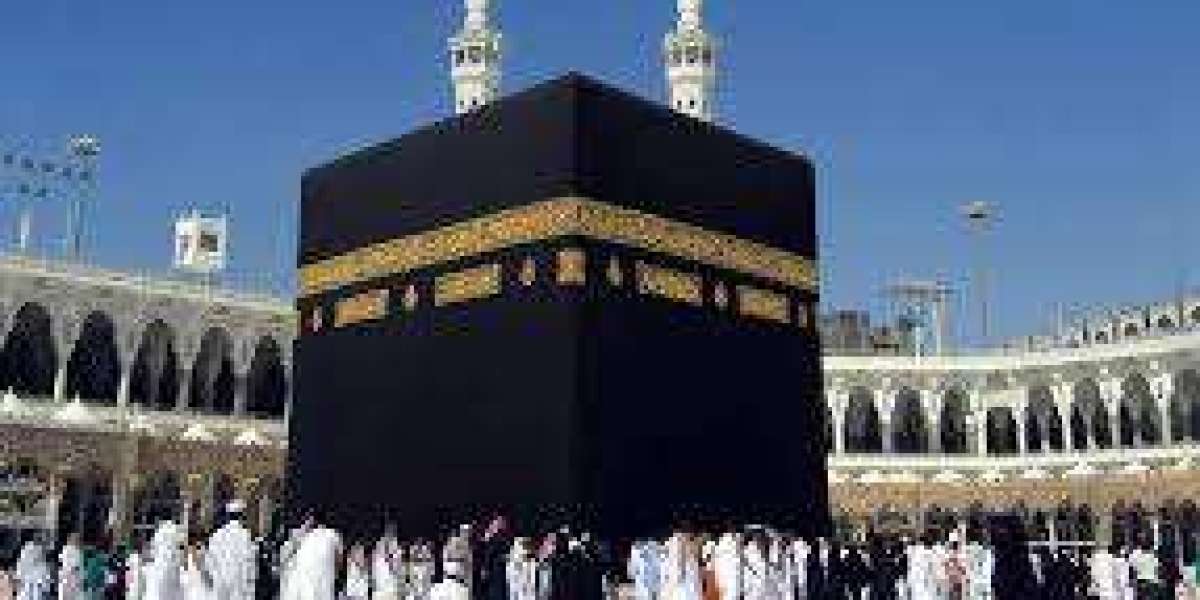 دليلك الشامل لتنظيم رحلات العمرة بسهولة ويسر