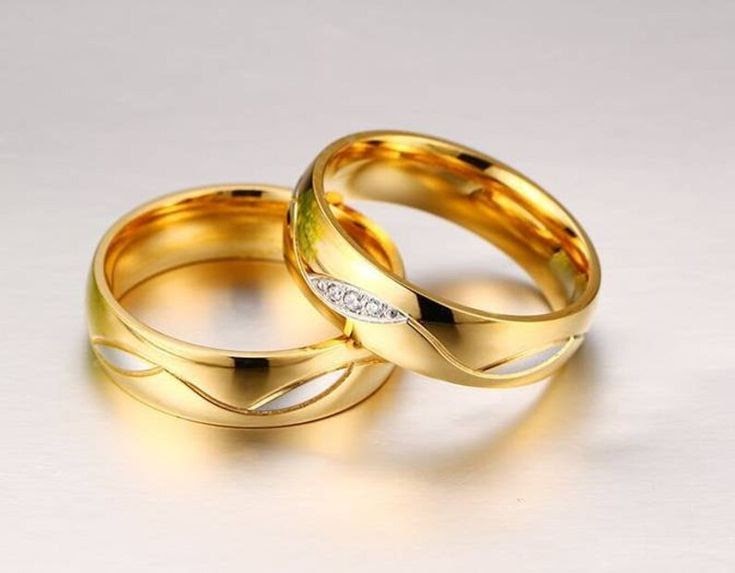 Are Plain Wedding Bands Still Popular Today?