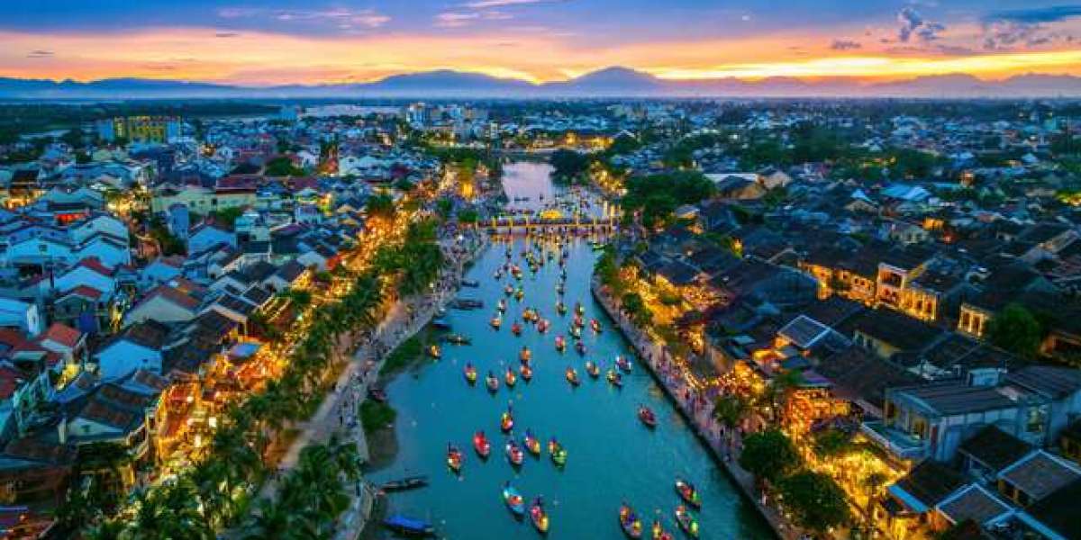 Vietnam Nightlife Wonders: A Colorful Ride Through the Vibrant After-Dark Culture