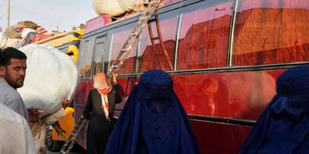"Tragedy at the Border: 71 Refugees Perish in Devastating Afghanistan Bus Fire