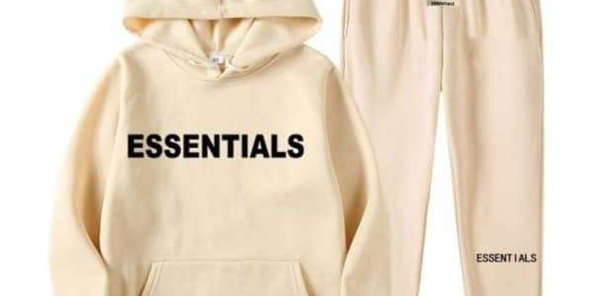 Essential Hoodie with Contrast Details
