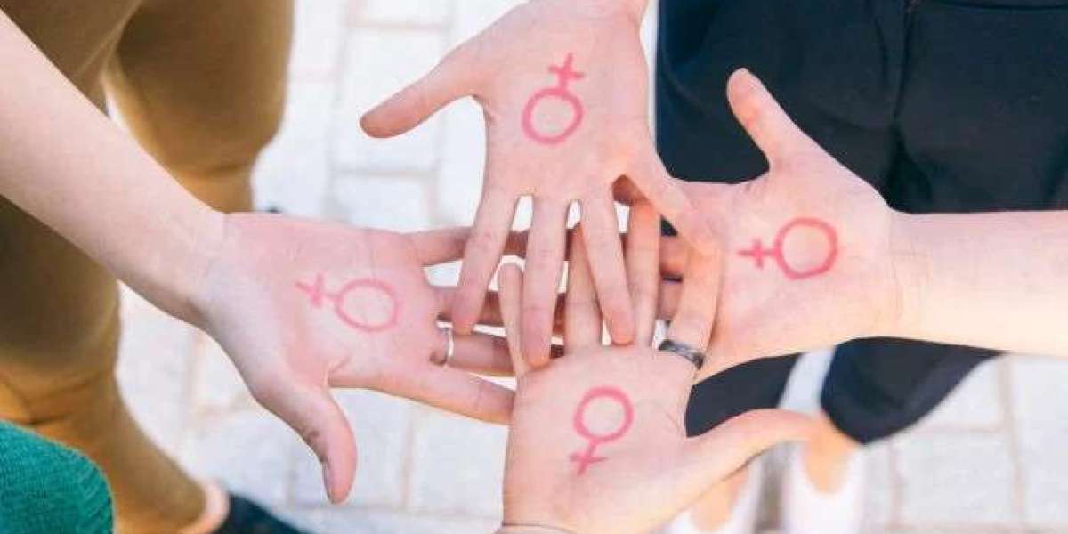 Women at the Helm, Elevating Leadership in Digital HR Platforms