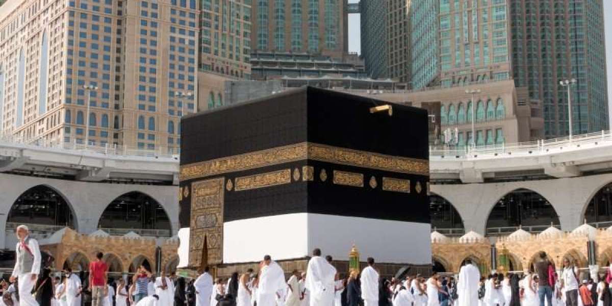 Luxury Umrah Package with Premium Hotels Near Haram