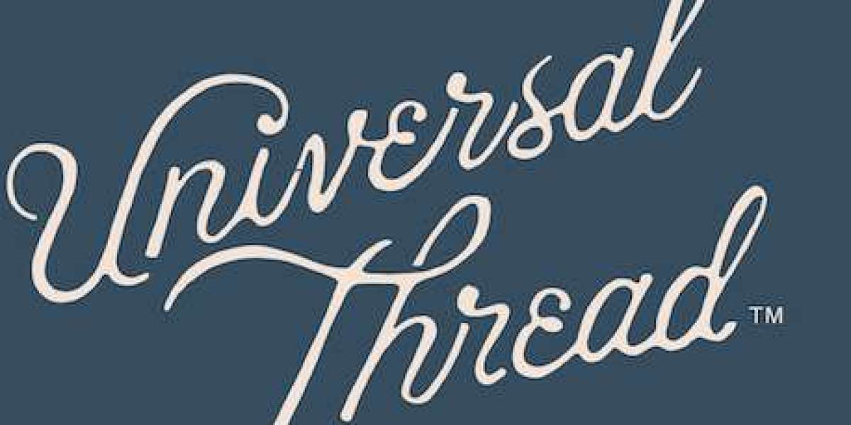 Breezy, Beautiful Styles from the Universal Thread Clothing Line