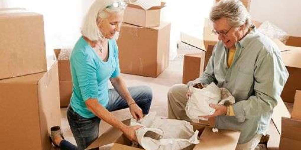 How Arlington Movers Support Senior Citizens During Life Transitions