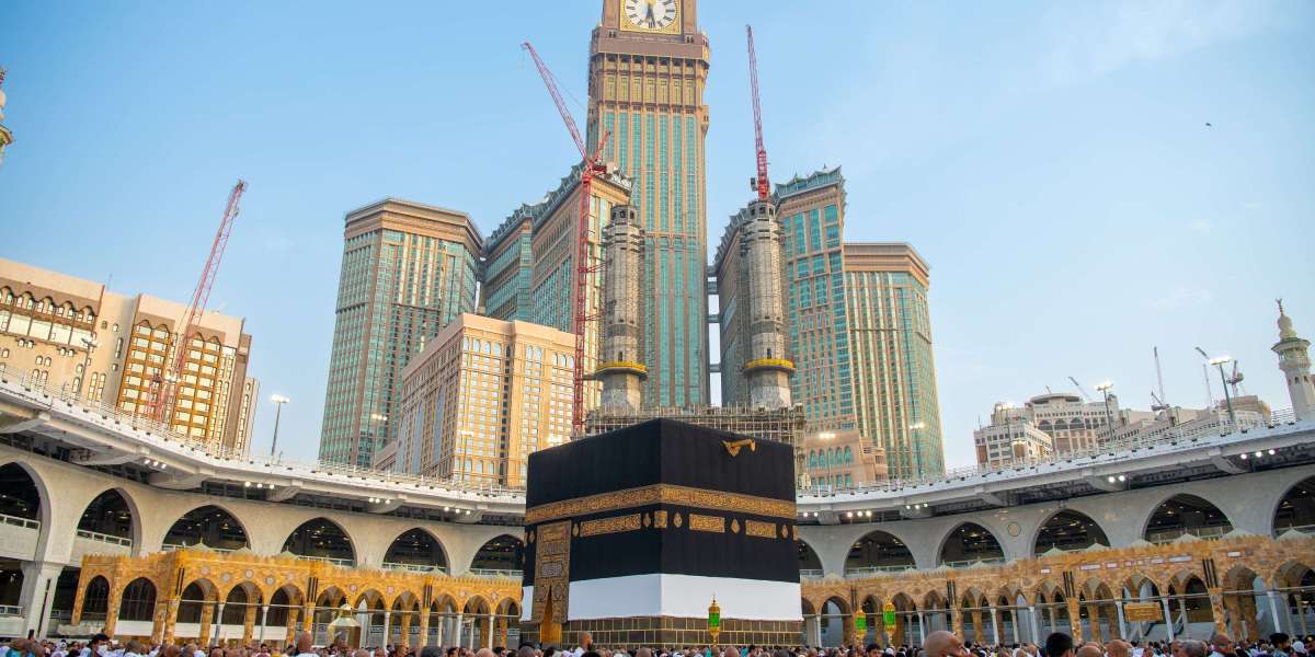 Book Custom Umrah Packages from the USA with Islamic Travel Agency Experts