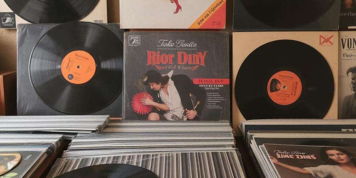 Hand-Painted Bollywood LP Covers That Are Collector’s Gold