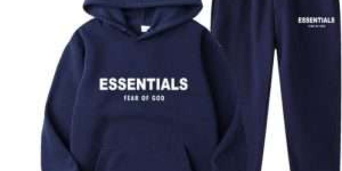 Essentials Hoodie: The Uniform of Quiet Confidence