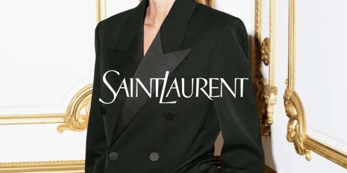 Saint Laurent to see them in bucket hats at the reunion in