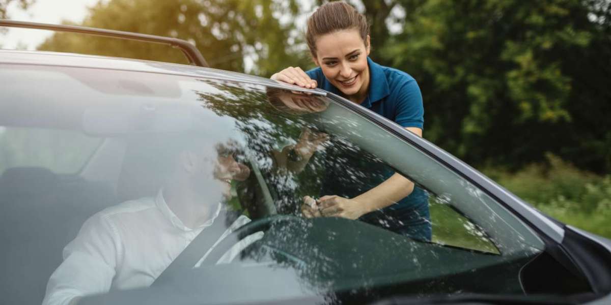 Driving Lessons in Victoria | Get Your License | Deluxe Driving School