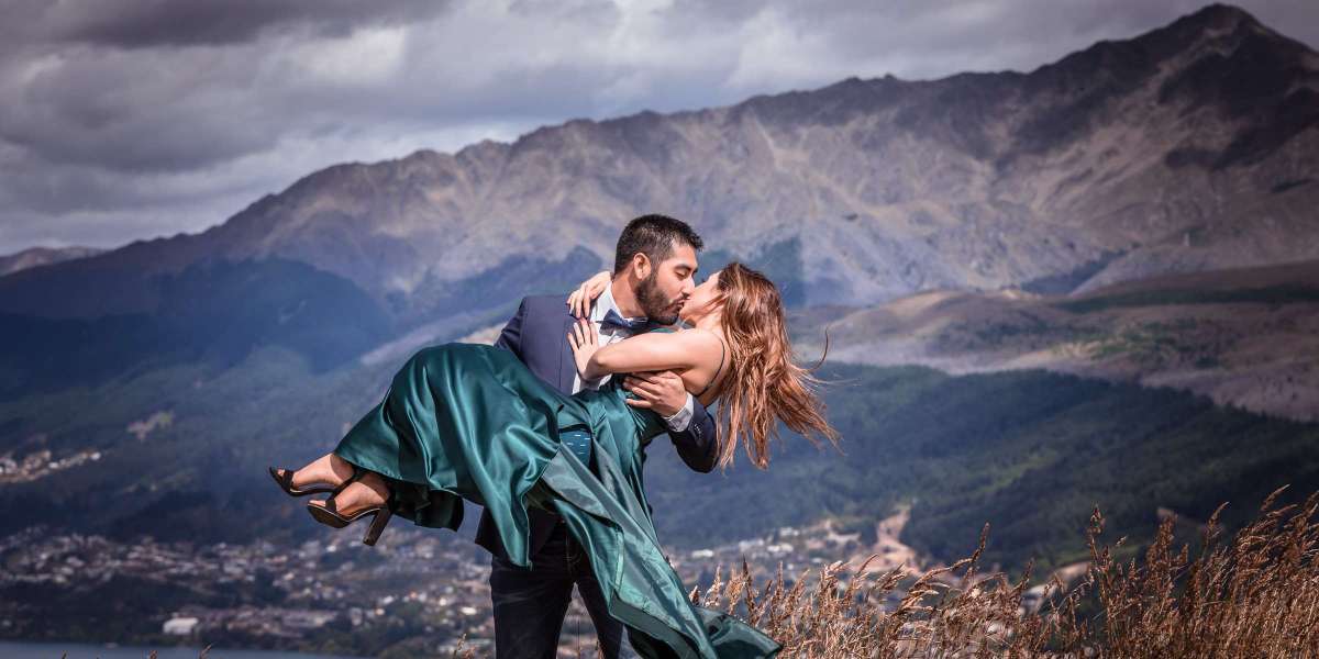 Most Effective Ways to Find Your Dream Queenstown Engagement Photographer!