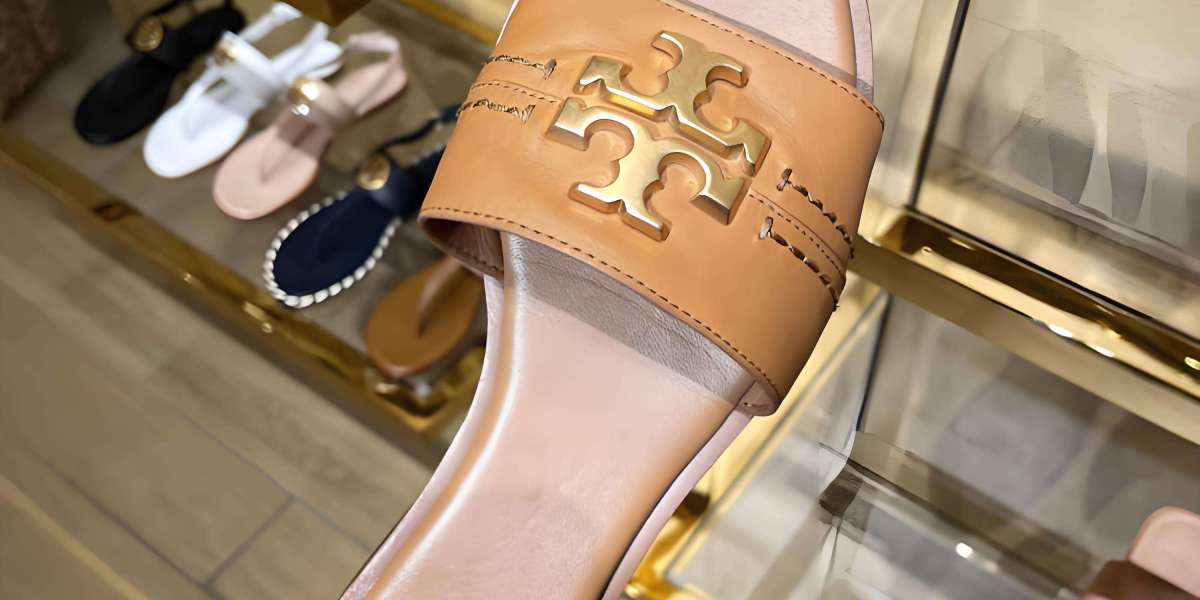 Tory Burch 包與鞋履全攻略｜草編鞋、TB拖鞋、運動鞋及Minnie芭蕾舞鞋推薦