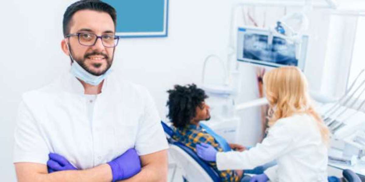 Finding a Cosmetic Dentist Near Me Who Specializes in Natural-Looking Results