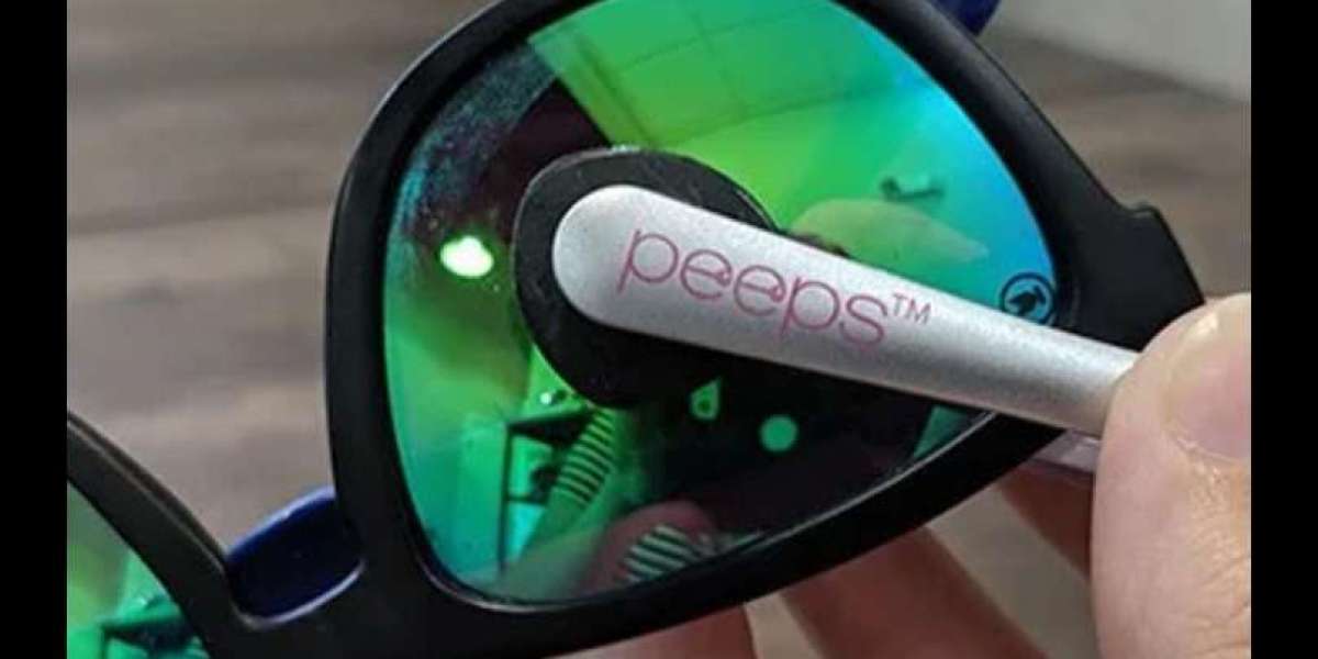 Peeps Glass Cleaner – The Ultimate Solution for Clear, Smudge-Free Lenses