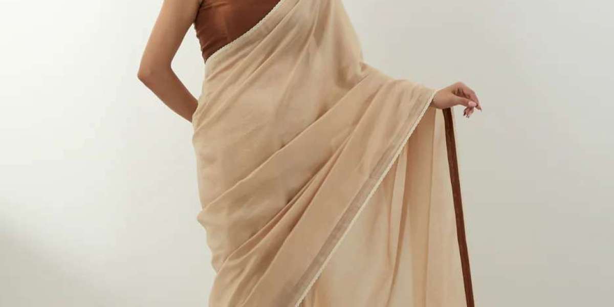 Timeless Elegance Redefined – Explore Sarees at Vinusto
