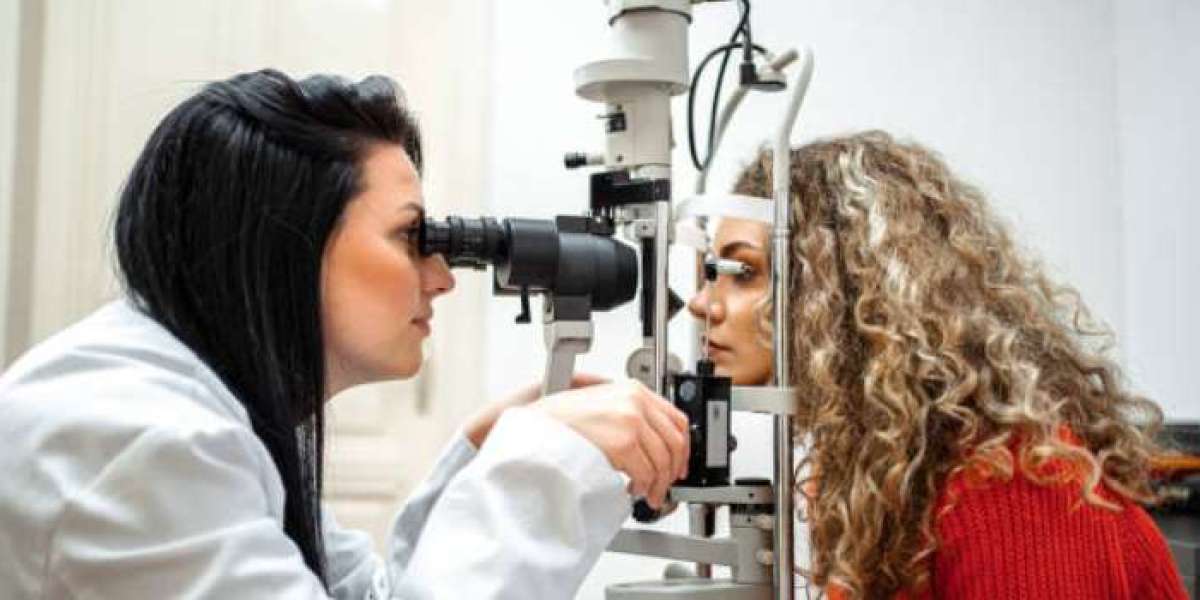 What You Need to Know Before Visiting Specsavers Near Me for an Eye Test
