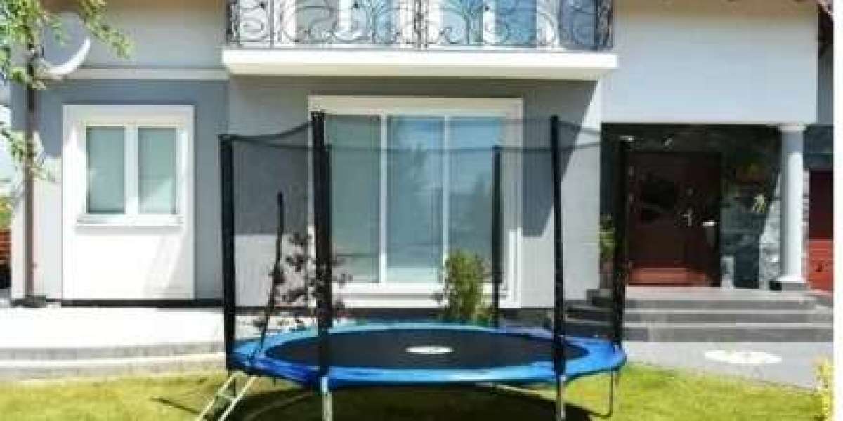 Батути: розвага, спорт і користь для всієї родини