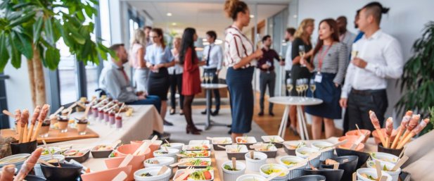 How to Plan The Best Catering Experience for Your Team Article - ArticleTed -  News and Articles